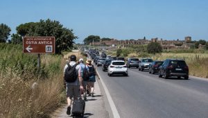 Ostia Antica è a due passi, ma per arrivarci serve un miracolo